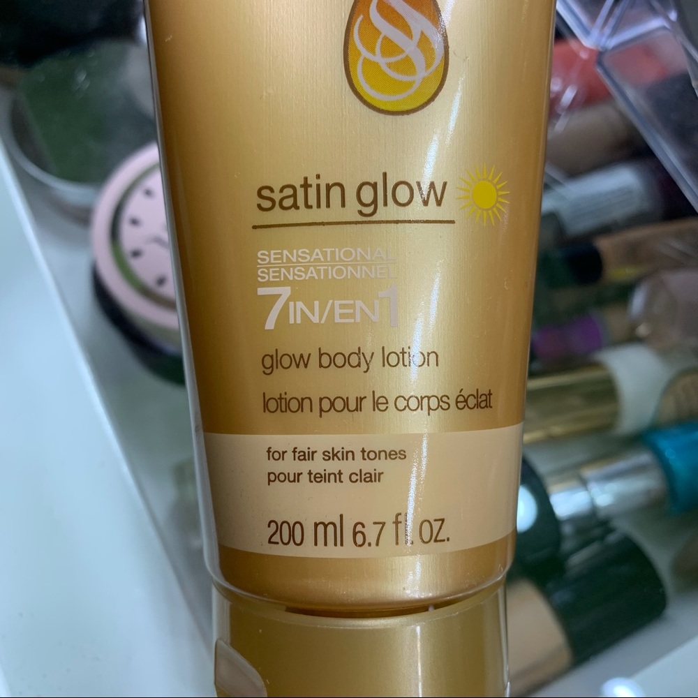 Avon SSS Satin Glow 7 in 1 Glow Body Lotion - Picture 2 of 4